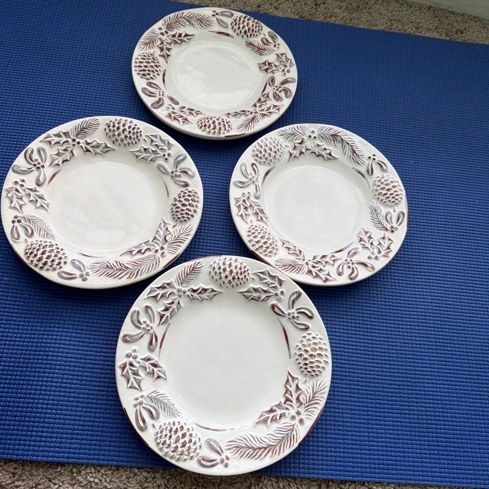 Set of 4 - Vintage Decorative Concepts White Pine Plates 8.25" - Christmas
